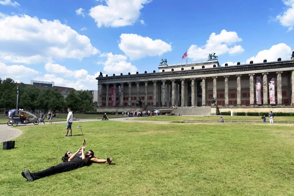 Berlin Deutschland Mai 2018 Menschen Lustgartenpark Auf Der Museumsinsel Berliner — Stockfoto