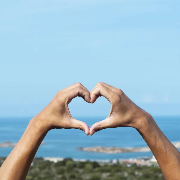 Closeup Hands Young Caucasian Man Forming Heart Front Sea Southern — Stock Photo, Image