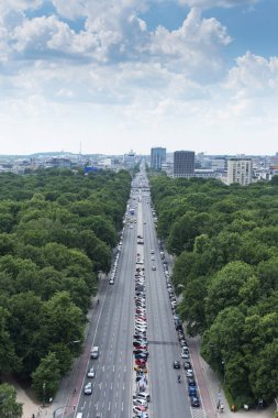 Berlin, Almanya - 25 Mayıs 2018: Berlin, Almanya, Tiergarten Parkı bir havadan görünümü arka planda, Charlottenburg bölgesinde manzarası ile sol Funkturm Kulesi vurgulama