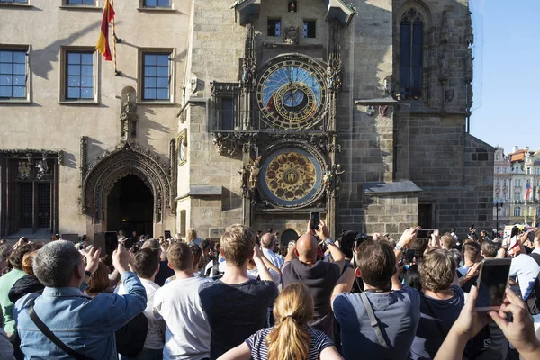 Prague Tsjechië Oktober 2018 Toeristen Nemen Foto Van Beroemde Middeleeuwse — Stockfoto