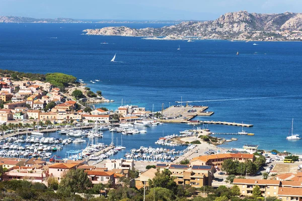 Panoramautsikt Över Palau Sardinien Italien Med Dess Marina Förgrunden Och — Stockfoto