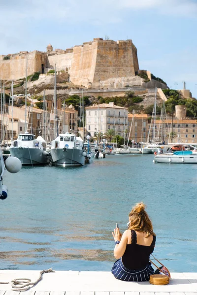 Bonifacio Francia Septiembre 2018 Turista Toma Fotos Puerto Bonifacio Corse —  Fotos de Stock