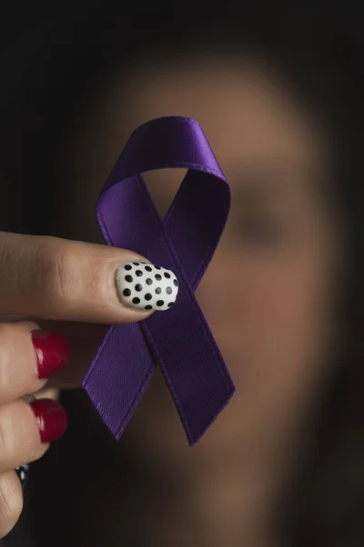 Closeup Young Caucasian Woman Purple Ribbon Awareness Unacceptability Violence Women — Stock Photo, Image