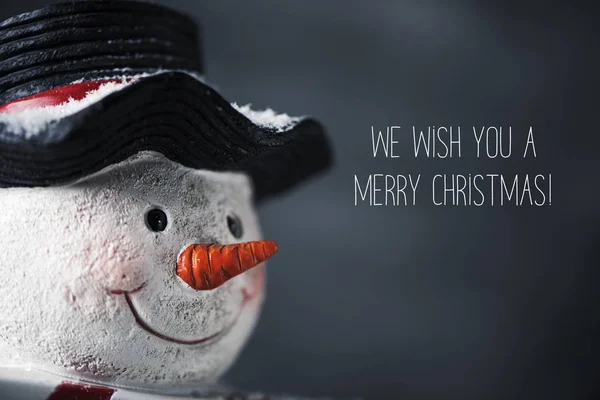 Κινηματογράφηση Πρώτο Πλάνο Έναν Αστείο Χιονάνθρωπο Και Κείμενο Σας Ευχόμαστε — Φωτογραφία Αρχείου