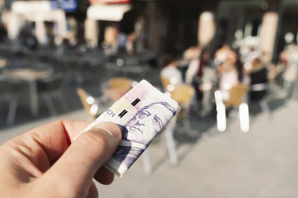 Close Van Een Jonge Blanke Man Het Terras Van Een — Stockfoto