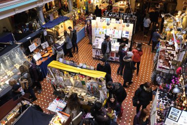 London, İngiltere - 30 Aralık 2018: Camden Market, ziyaretçi. Camden Lock, Camden Market ve sokakları yakın şehir, dördüncü en popüler cazibe 100.000 kişi her hafta sonu çeken vardır