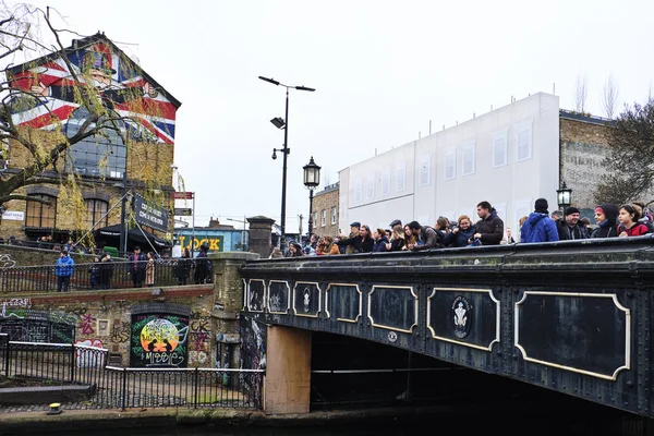 London December 2018 Visitors Camden Lock Camden Lock Camden Market — Stock Photo, Image