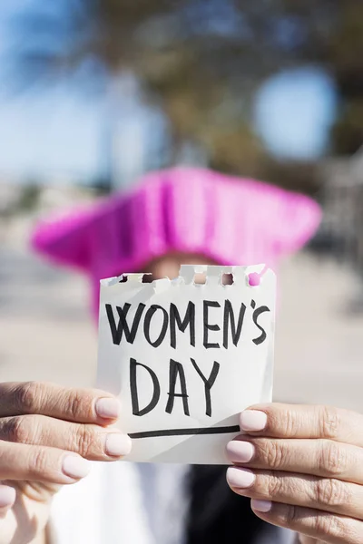 Closeup Young Woman Outdoors Wearing Pink Pussycat Hat Showing Piece — Stock Photo, Image