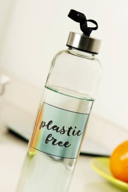 Ücretsiz metin plastik yeniden kullanılabilir su şişesi