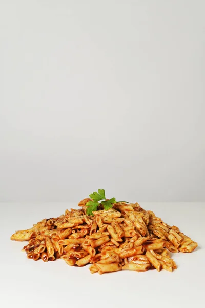 Pasta mista con sugo di pomodoro — Foto Stock