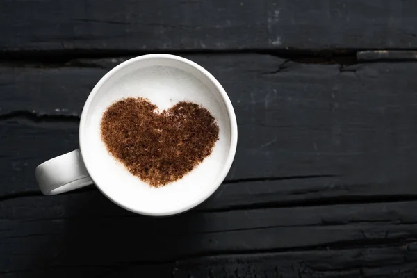 Kopp cappuccino med ett hjärta — Stockfoto