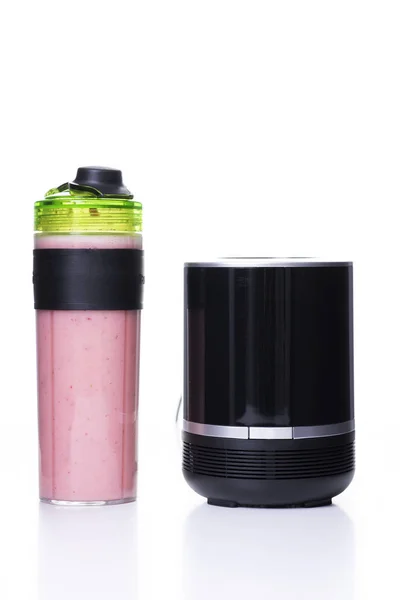 Blender i różowy smoothi — Zdjęcie stockowe