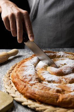 man mallorca, İspanya tipik ensaimada kesme