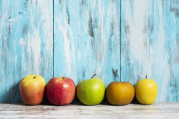 Mele di diverse varietà — Foto Stock