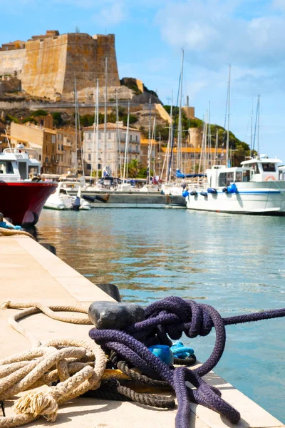 En vy över Bonifacio, på Korsika, Frankrike — Stockfoto