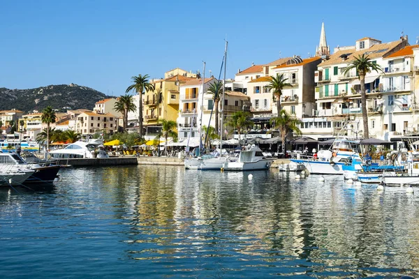 Hafen von porto-vecchio, auf Korsika, Frankreich — Stockfoto