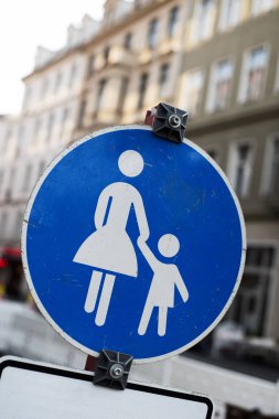 Almanya'da yaya şeridi trafik işareti