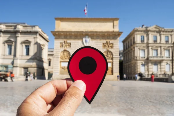 Красный маркер в Порт-дю-Пейру в Монпелли — стоковое фото