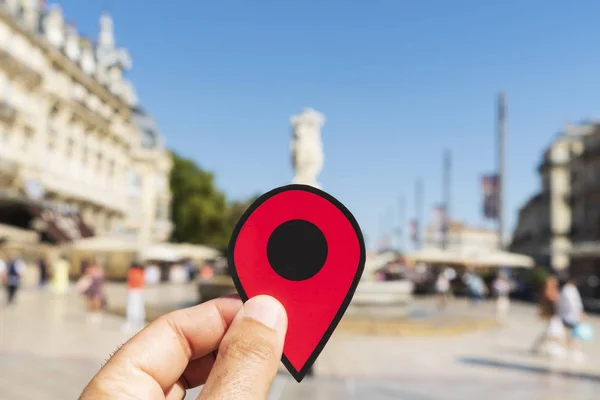 Marqueur rouge sur la Place de la Comédie, Montpellier — Photo