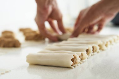 adam doldurulmuş et makarna hazırlama