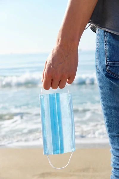 Gros Plan Jeune Homme Caucasien Jeans Derrière Debout Sur Plage — Photo