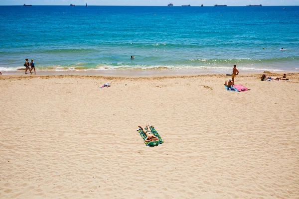 Tarragona España Mayo 2020 Gente Disfrutando Playa Del Milagro Tarragona —  Fotos de Stock