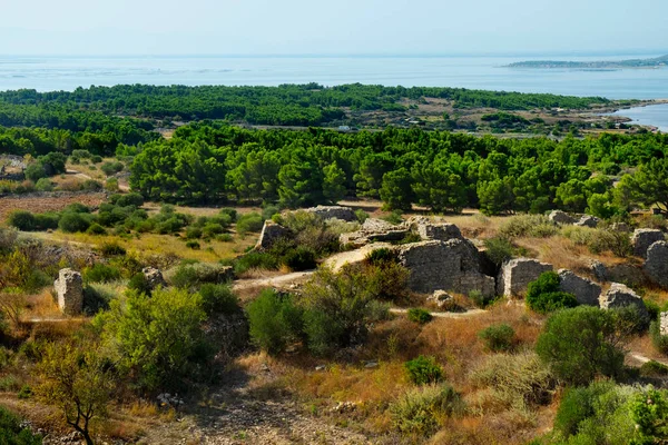 Widok Pozostałości Zamku Chateau Leucate Leucate Francji Lagunę Etang Leucate — Zdjęcie stockowe