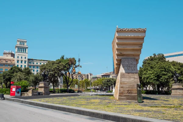 Barcelona Espanha Agosto 2020 Poucas Pessoas Caminhando Pela Popular Praça — Fotografia de Stock