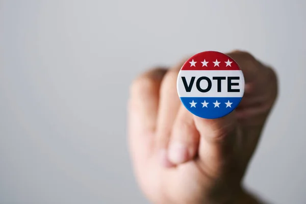 Closeup Young Caucasian Man Vote Badge United States Election His — Stock Photo, Image