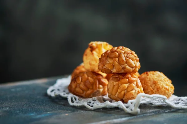 Montón Panellets Confección Típica Cataluña España Comido Tradicionalmente Día Todos — Foto de Stock