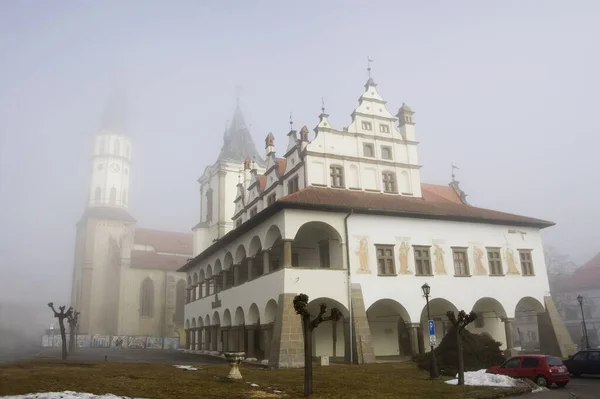 Misty Old Town Hall Church Στη Μεσαιωνική Levoca Σλοβακία — Φωτογραφία Αρχείου