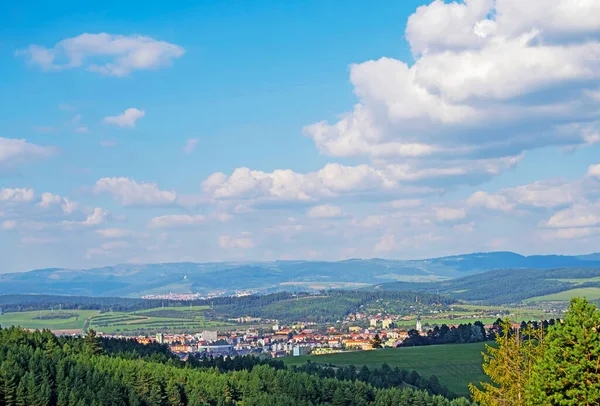 Paesaggio Con Due Città Chiesa Sulla Collina Slovacchia — Foto Stock