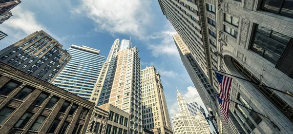 Utsikt över Chicago Sky skrapor med himmel — Stockfoto