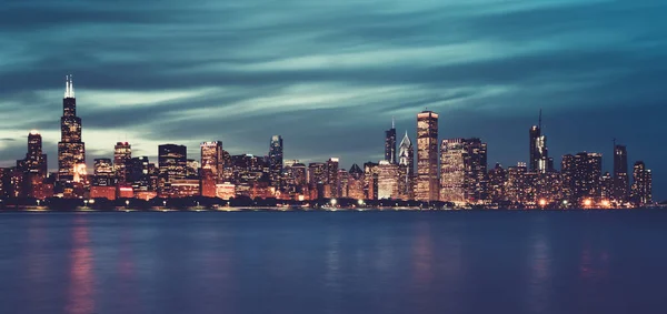 Vista panorámica de Chicago por la noche, especial fotográfica — Foto de Stock