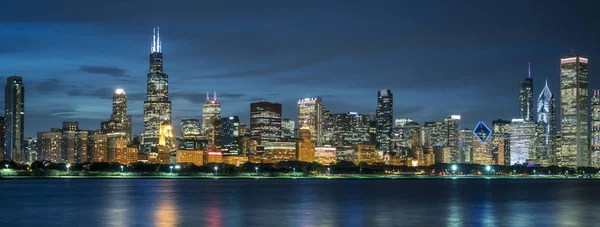 Chicago skyline la nuit — Photo