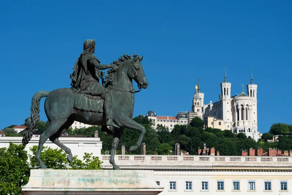 Kilátás Bazilika Notre Dame Fourviere Louis Xiv Szobor Lyon Franciaország — Stock Fotó