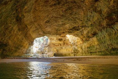 Ünlü mağara manzarası, Algarve, Portekiz