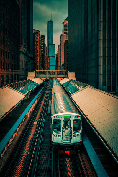 Adams Wabash Train line towards Chicago Loop in Chicago