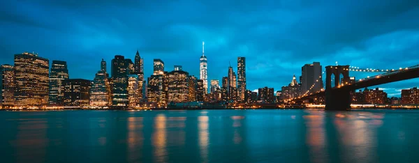 New York Panoramik Manzarası Manhattan Şehir Merkezinde Alacakaranlıkta — Stok fotoğraf