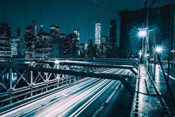 Brooklyn Bridge Noite Com Tráfego Automóveis Eua — Fotografia de Stock