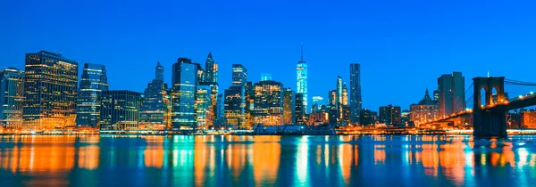 Ciudad Nueva York Manhattan Centro Atardecer Con Rascacielos Iluminados Sobre — Foto de Stock