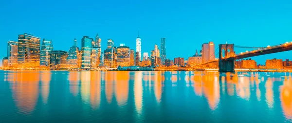 Vista Del Centro Manhattan Nueva York Atardecer Con Rascacielos Iluminados — Foto de Stock