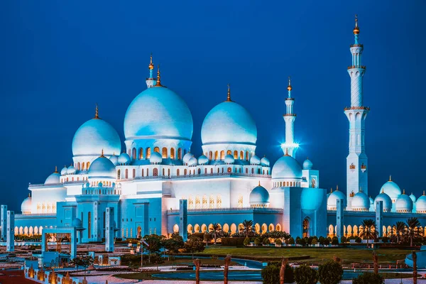 Vista Famosa Mesquita Abu Dhabi Sheikh Zayed Noite Emirados Árabes — Fotografia de Stock