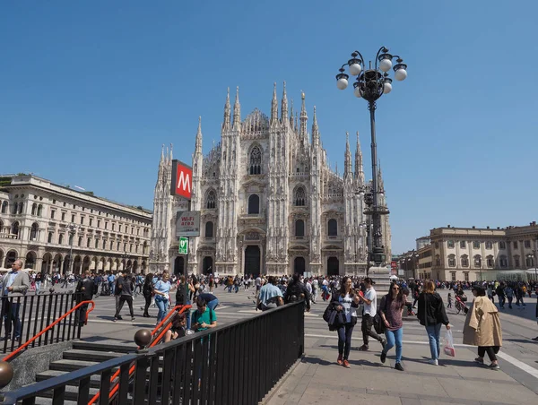 Milan Italy Circa April 2018 People Piazza Duomo Front Duomo — Stock Photo, Image