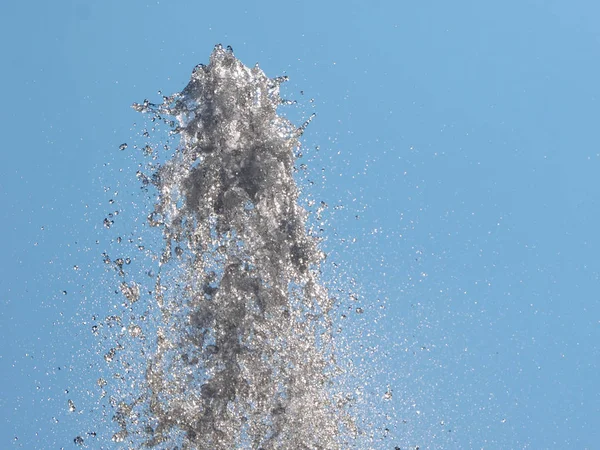 Fountain Jet Water High Sky High Shutter Speed Freeze Motion — Stock Photo, Image