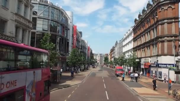 Belfast uitzicht vanaf de bus in Belfast — Stockvideo