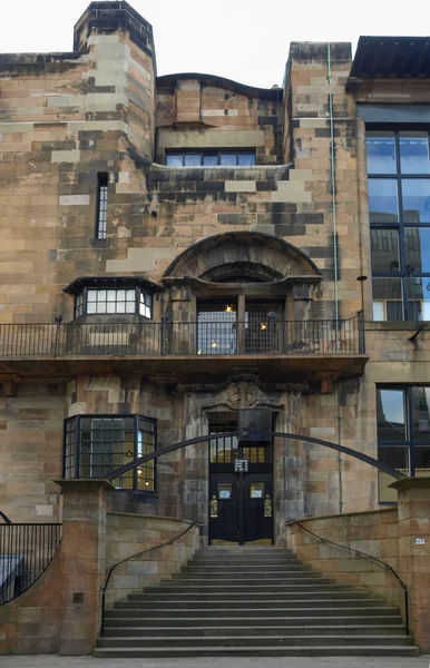 Glasgow, İngiltere - Eylül 2010 yaklaşık: Glasgow School İskoç tarafından tasarlanmış Art mimar Charles Rennie Mackintosh 1896, son büyük yangın daha önce gördüm