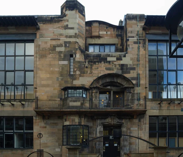 Glasgow, İngiltere - Eylül 2010 yaklaşık: Glasgow School İskoç tarafından tasarlanmış Art mimar Charles Rennie Mackintosh 1896, son büyük yangın daha önce gördüm