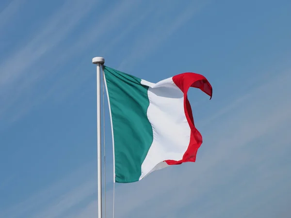 Ιταλική Εθνική Σημαία Της Ιταλίας Ευρώπη Πάνω Από Τον Γαλάζιο — Φωτογραφία Αρχείου