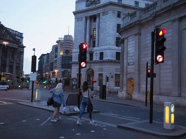 Haziran 2018 yaklaşık - Londra, İngiltere: Londra alacakaranlıkta görünümünü